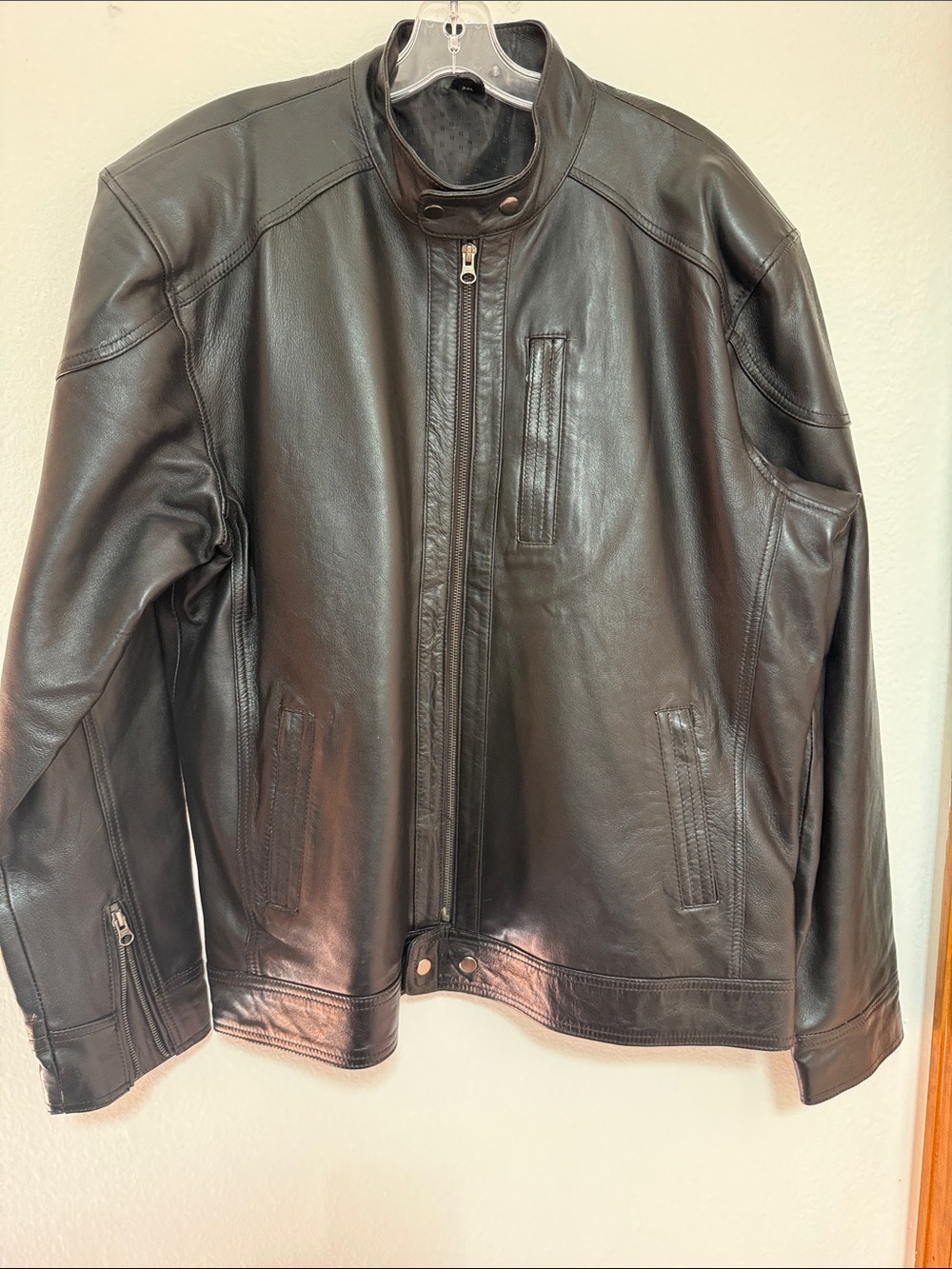 Classic Men's Black Leather Jacket - Timeless Motorcycle Style